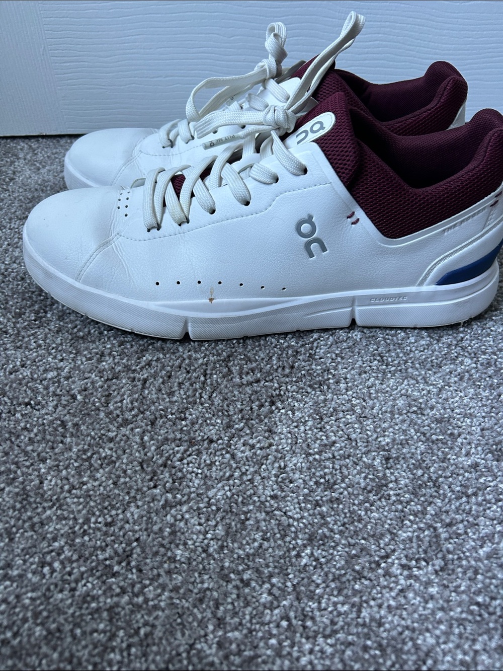 On White Leather Sneakers with Burgundy Collar